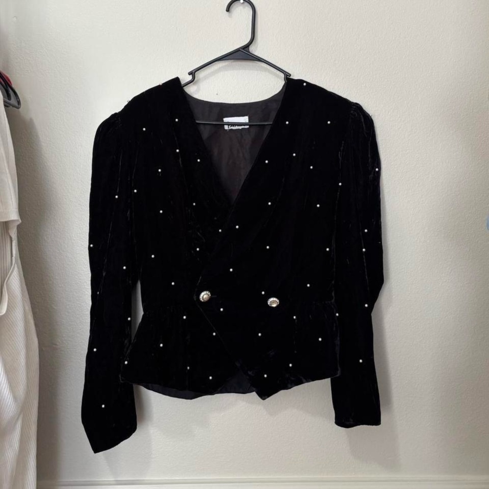Patra Black Velvet Blazer with Pearl Details